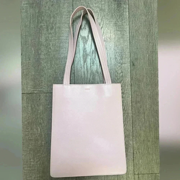 Baggu Leather Retail Shoulder Bag in Pale Orchid RARE - Picture 6 of 7